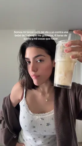 Somos mi café y yo contra el mundo🫵🏻😀😀 #maternidadreal #mamiprimeriza #mamajoven #mamaprimeriza #maternidad 