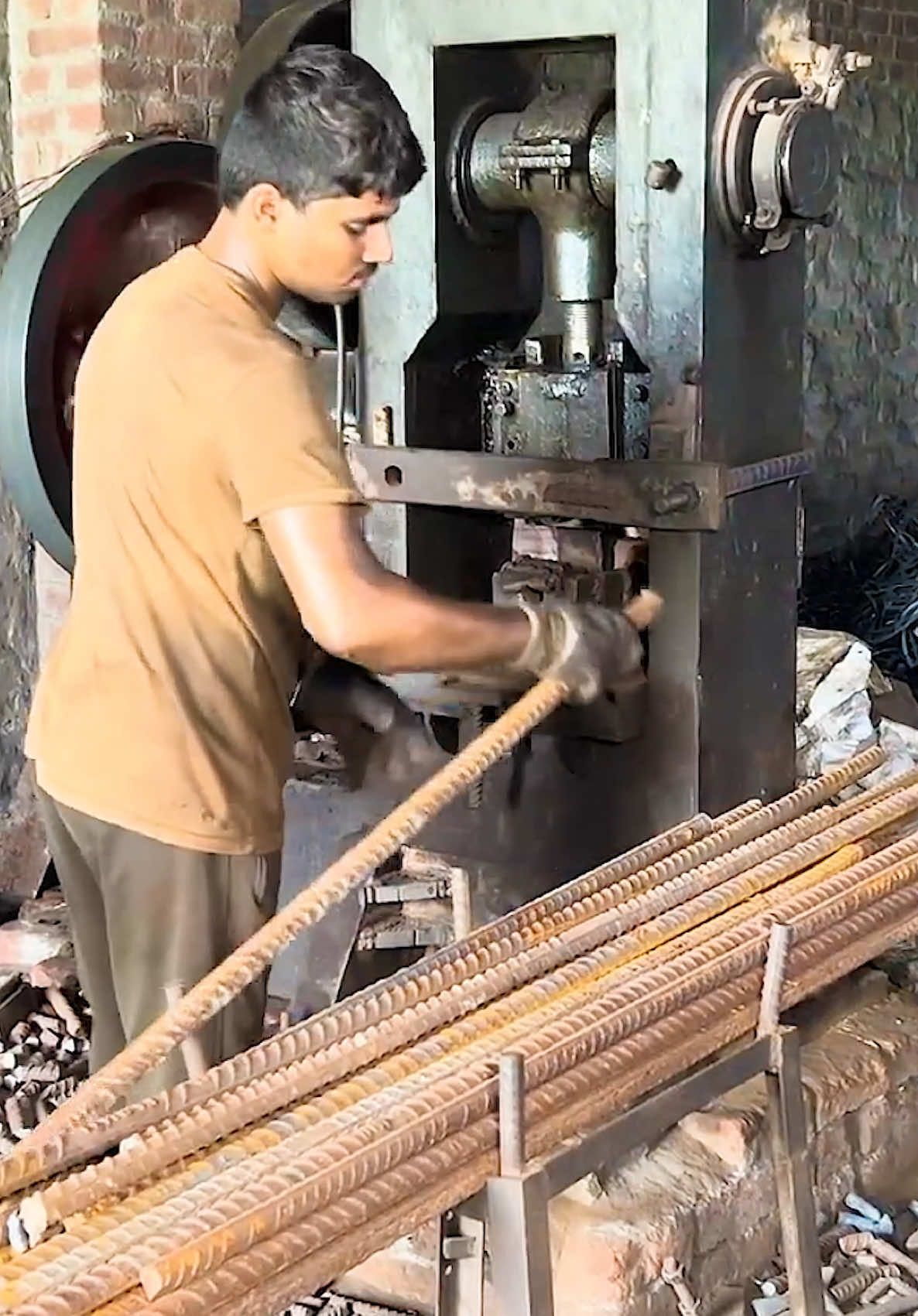 Old Rusted Rods Into High Quality Kicks 