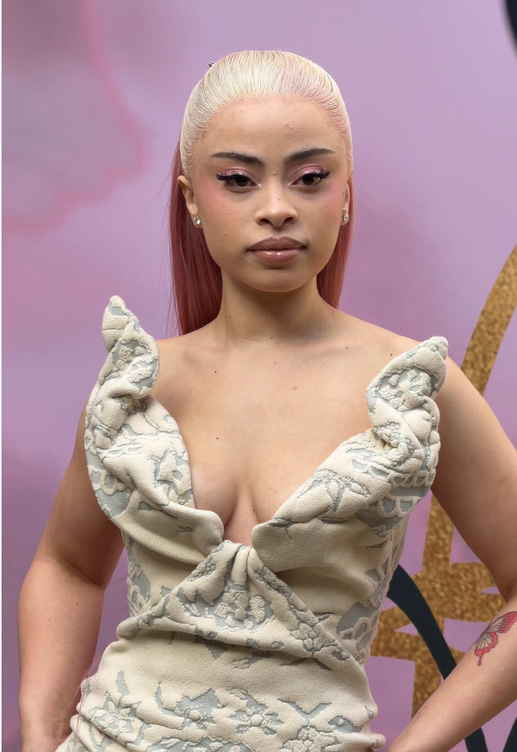 @ice spice allo show di @Vivienne Westwood durante la #ParisFashionWeek 