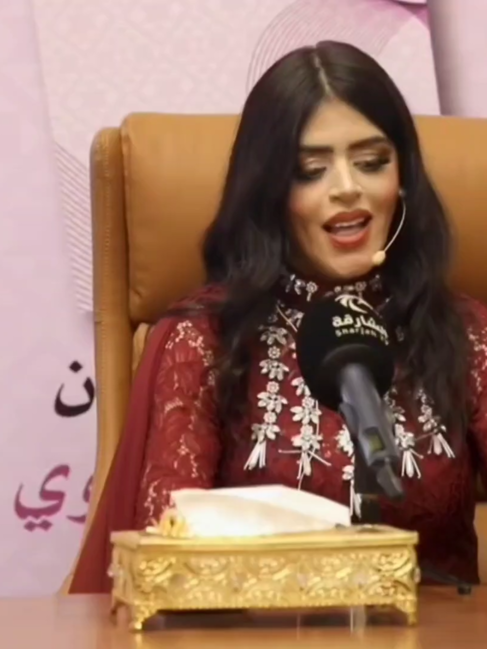 قصيدة #علمٍ_يجيك من امسية #الامارات الشاعره الكويتيه #دلال_المقهوي #الشاعره_دلال_المقهوي #الكويت 