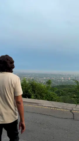 مجھے ہجوم غیر ضروری تعلقات اور 