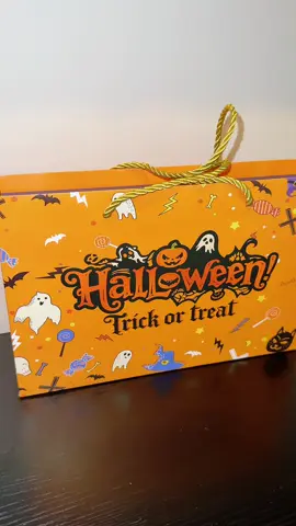 Such a fun office gift or teacher gift!! It’s so cute! And already ready to go! #teachergift #halloween #tiktokshopfalldealsforyou  #falldealsforyou  #tiktokshopcreatorpicks 