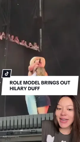 Role Model brings out Hilary Duff #rolemodel #hilaryduff 