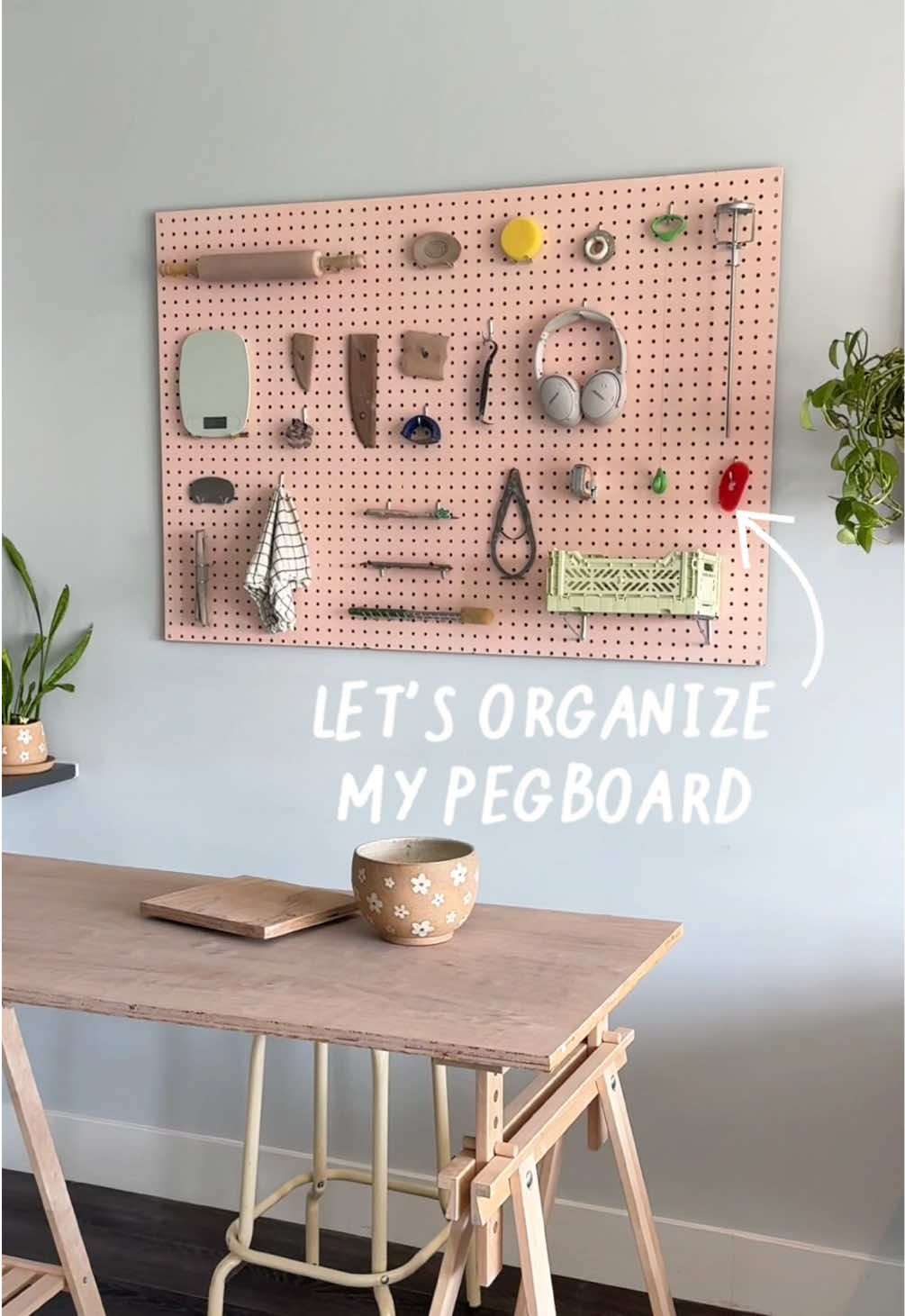 organizing my pottery tools in doing something to my brain I can’t explain 😅😌 #pottery #organize #declutter #artstudio #tools 