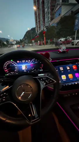 Nội thất đẹp ghê #sieuxe #sieuxevietnam #phukienxehoi #mescerdes #maybach 
