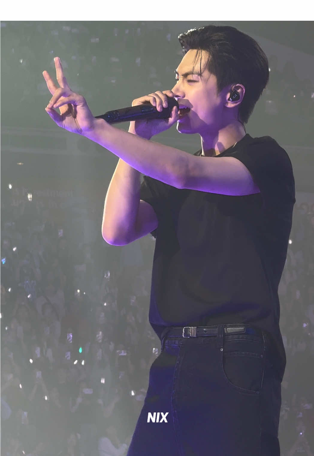 helium jay… #jay #wtlinsingapore #wtl #walkthelinetour #enhypen 