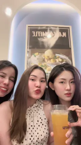 เมื่อไร3คนนี้จะขายออก อยากกินข้าว6 คนอ่ะ 