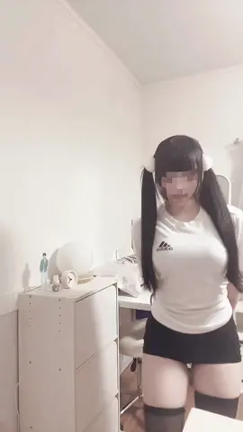 @ゆゆ 私の251が踊ってたから､真似しちゃいました、。(;[];)♡♡ほんまに可愛いからみんな今すぐアカウントフォローして！！#11 #自撮り界隈 #シャドバン #メロ秋投稿キャンペーン #fyqqqqqqqqqq 