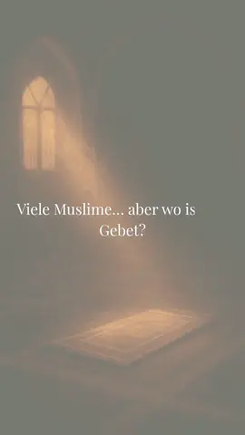 Viele nennen sich Muslime – aber sie lassen das Gebet einfach weg… 💔 Der Prophet ﷺ sagte: ‚Zwischen einem Diener und dem Unglauben steht das Unterlassen des Gebets.‘ Bruder… Schwester… das Gebet ist nicht optional. Es ist dein Band zu Allah. 👉 Schreib Ameen in die Kommentare, wenn du Allah um Standhaftigkeit im Gebet bittest. 🤲  #Hadith #IslamicReminder #Gebet #LichtDerSunna #Ameen