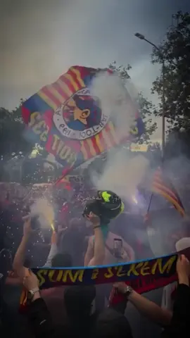 ئەمە چـیرۆکی عــــیــشـــقــــە ..🫀!  #fcbarcelona #explore #explorepage #barcelona #foryou 