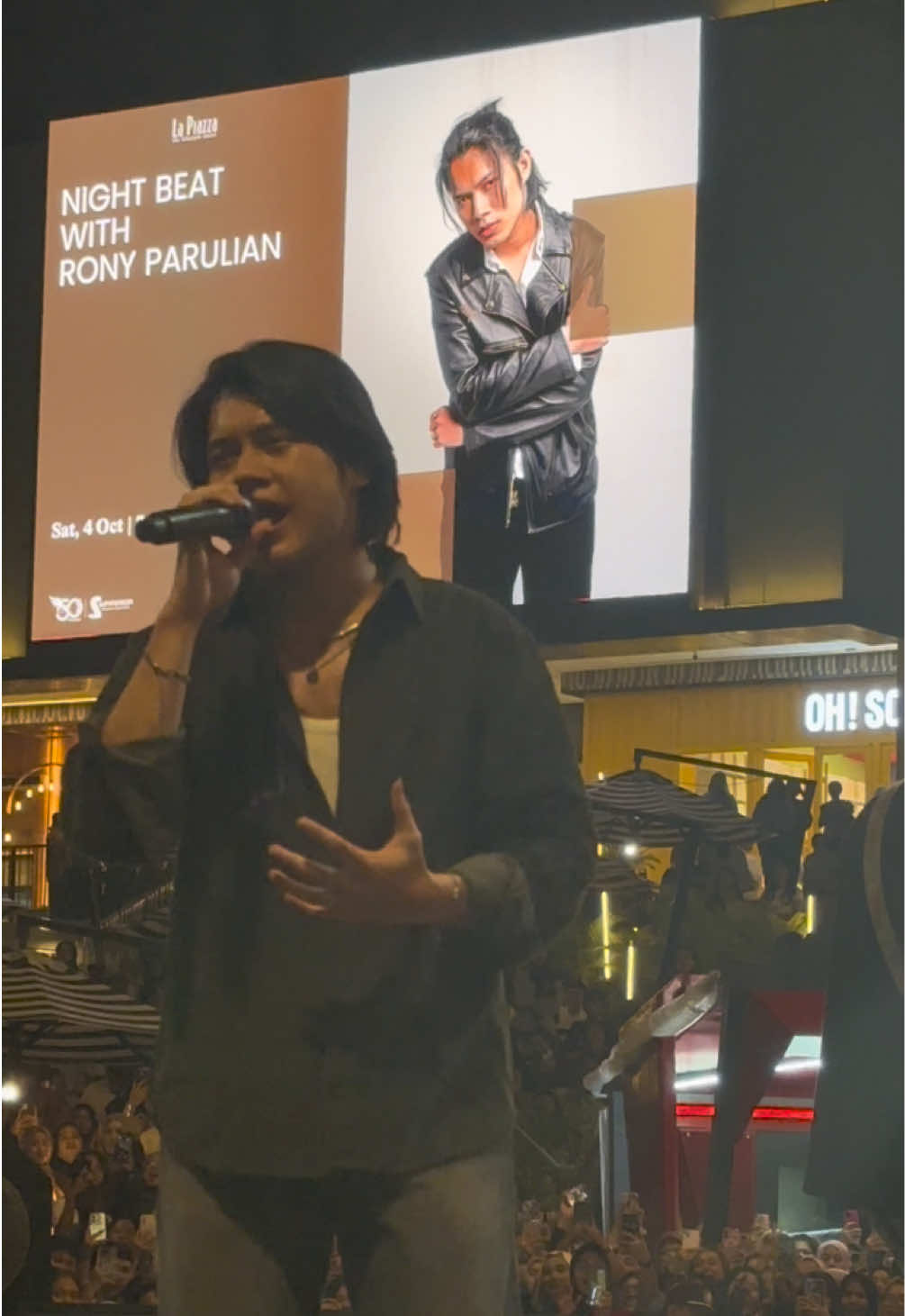 Ekspresi ku saat pertam kali lihat dia 🥰🫣💗😍🤏🏻😭 #ronyparulian #mkg #kelapagading #konser #hariini 