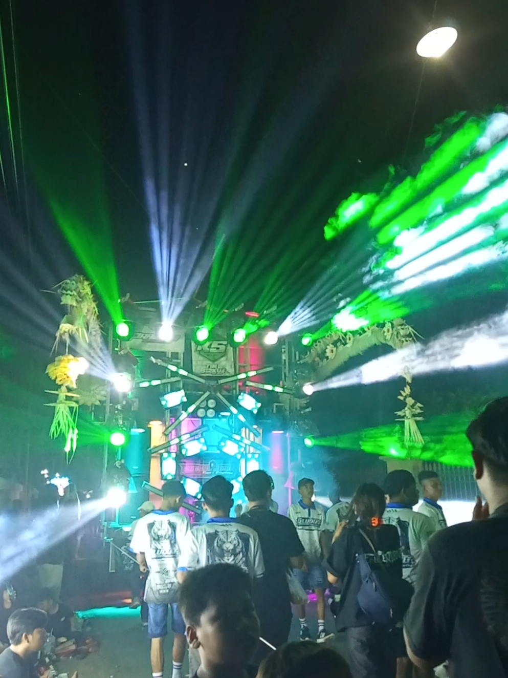 k5 maksimal Bedil pusat perdana karnaval Aryojeding 2025 @k5_maximal_audio @pradiptalighting #karnavalsoundsystem #karnavalaryojeding #tjapbedil🔫 #fyp #timsirkus 