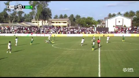 Capito protecting the lead with everything. 85' Swedru All Blacks 0 - 1 Bibiani Gold Stars. #GPL GPLisBack #GPLMW4