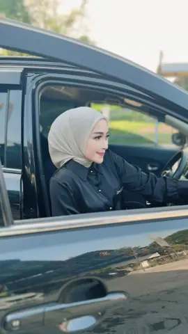 #yunikemandasarialfredyjourney  #hitam  #masukberandafyp #fyp #ootdhijab  