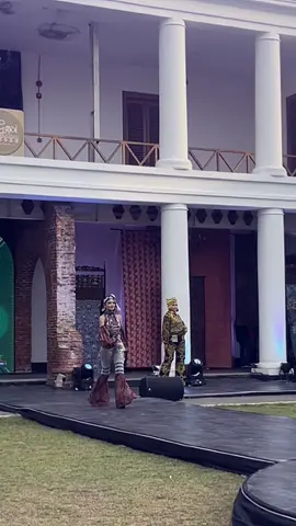 Alhamdulillah first 1️⃣ #ngawibatikfashion #fyp #catwalk #fashionshow #ngawi24jam 