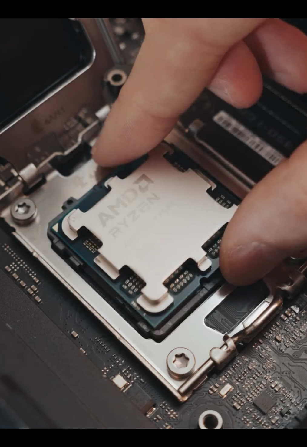the NCASE M3 is insane #amazing #pcgaming #pcbuild #foryou #buildingpc 