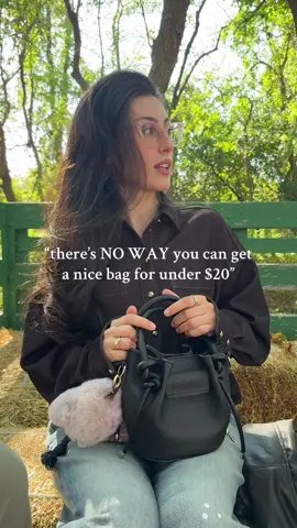 and such nice quality girl RUN while they’re still on sale! 👜 #purses  #fallsale #fallpurse 