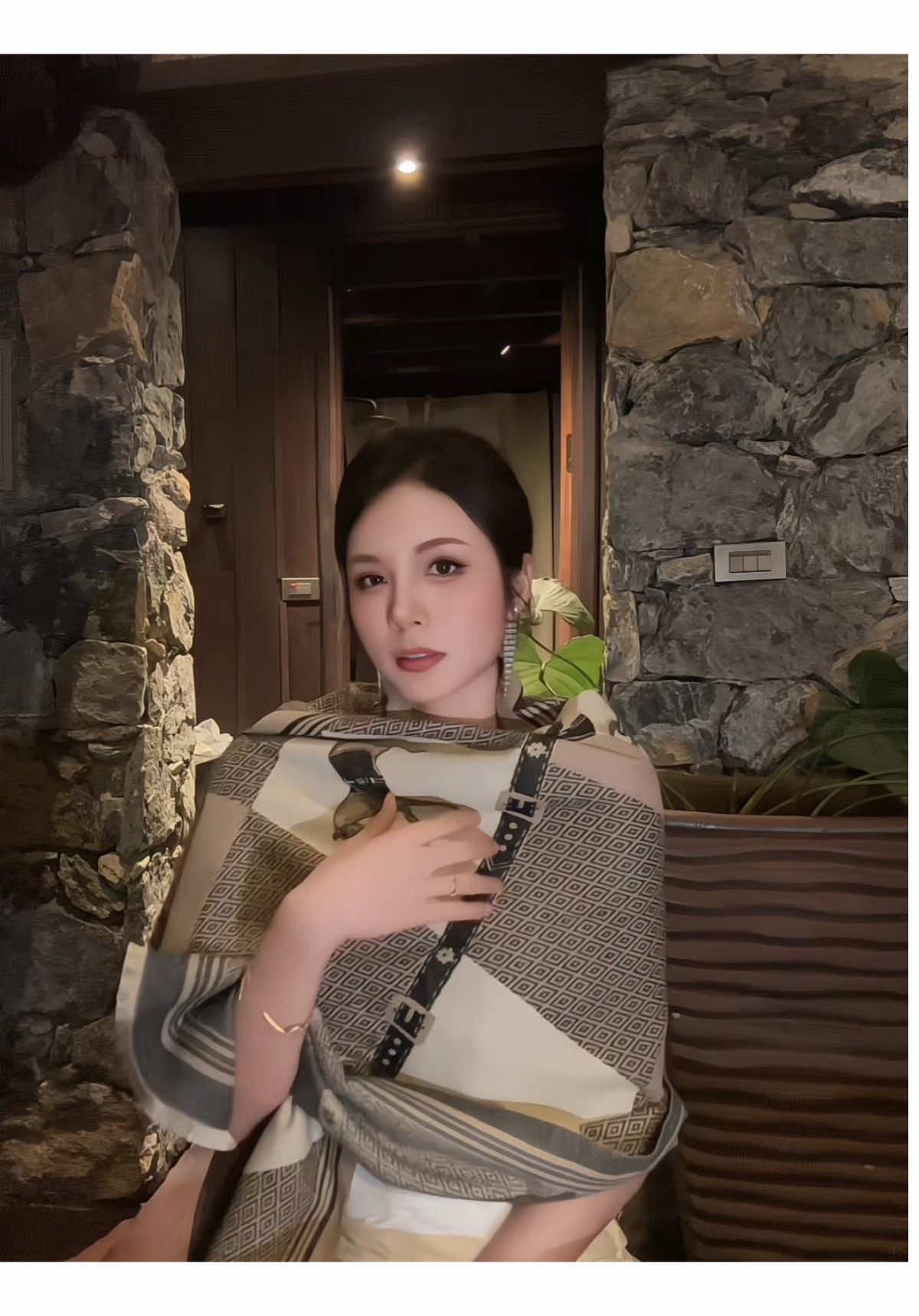 Cái màu nó đẹppp#khansieucapnalystore68 #lyminhminh #xuhuong2025 #viral #reviewkhansieucapnalystore68 khăn choàng mùa thu đông cao cấp, khăn chất liệu cashmere cao cấp 