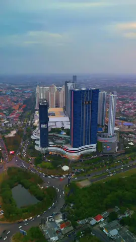 bapak-bapak dan hobinya 🤝🏻 #pakuwonmall #surabaya #fyp #dronevideo #tiktok 