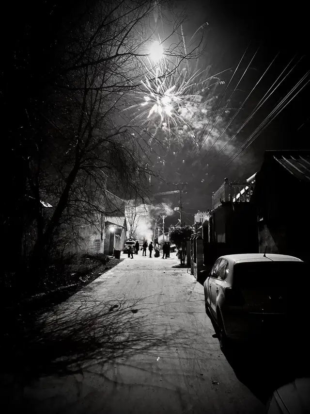 “我不怪生活不公平，我只是生自己的气，觉得自己不够好，无法克服它。这只手太小，握不住大大的梦想。每一天都很累，但我还是会努力，因为除了自己，没有人可以依靠。”