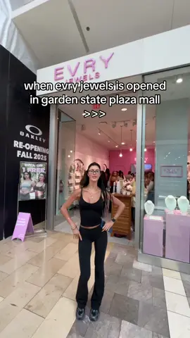 so excited to be hereee🙂‍↔️🫶🏼🧸💗 #fyp #newjersey #evryjewels 