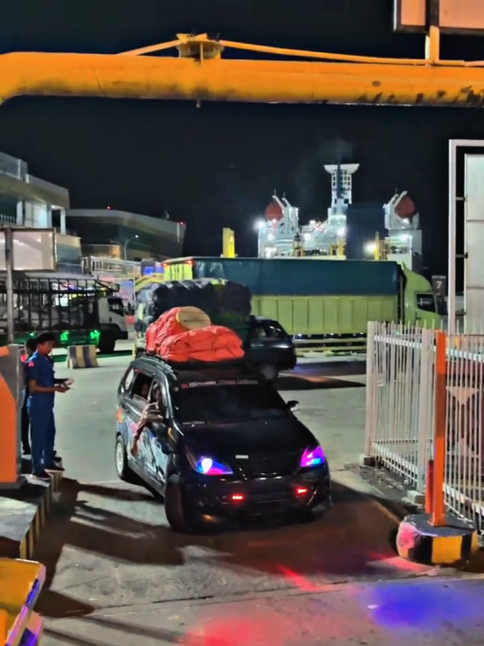 ngeri x abangda🤣🤣 #cctvbakauheni #traveltiktok #3nr #2kd #drivermuda @burhanpenyebranganbakau1 