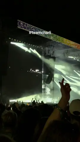 charli win 💋 #teamcharli #charlixcx #brat #celebritybeef #fyp 