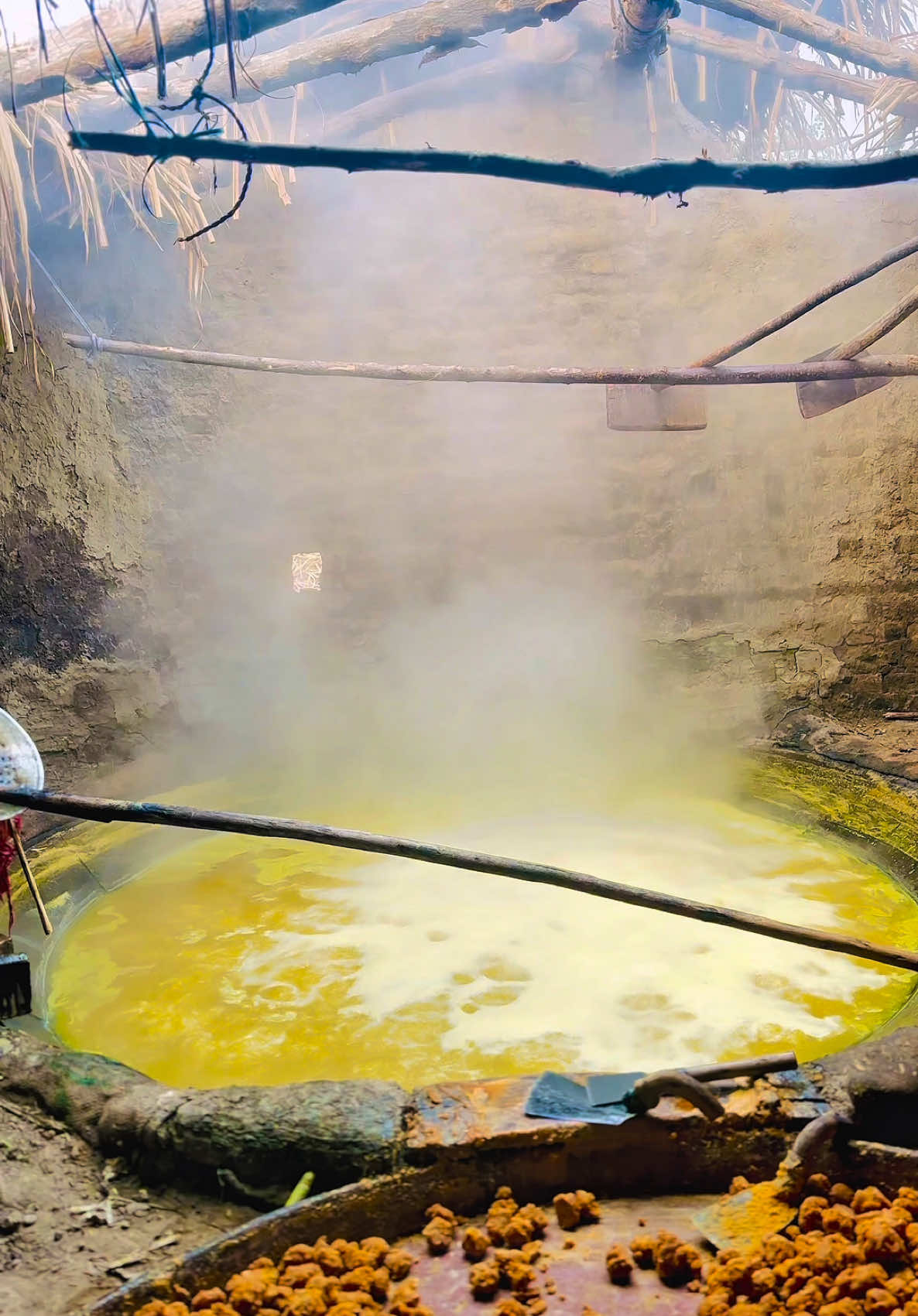 کسی ایک پریشانی کو اتنی اہمیت نہ دو کہ تم اپنے پاس موجود ہزار خوشیوں کو بھول جاؤ 🧡#foryou #foryoupage #itz__umair_4 #videography #winter2025 