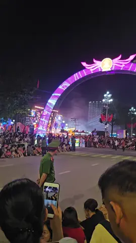 trung thu là tết thiếu nhi tại sao người lớn lại đi chơi nhiều#rướcdentrungthu 