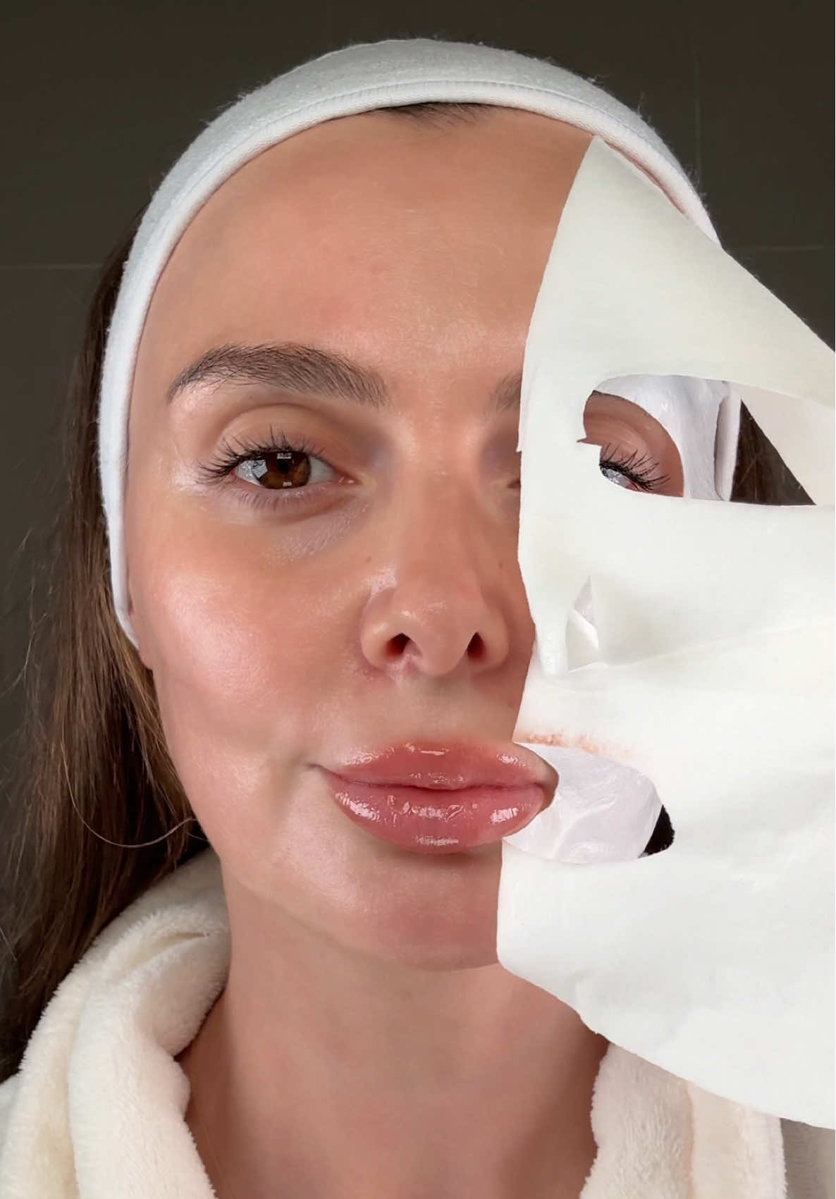Blackheads minimized, pores refined, spots brightened 🤤
 All from one cream mask @celimax.global 
 
 #celimax #darkspotcreammask #darkspots #darkspotwrappingmask #koreanskincare