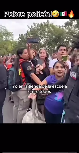Yo en la cafetería de la universidad: 