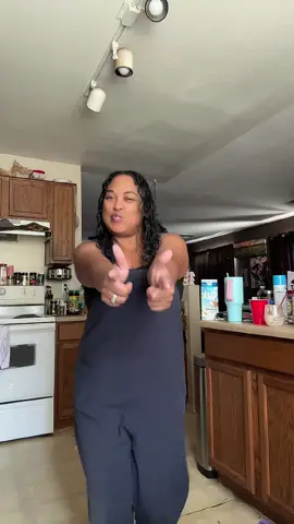 All cleaned and ready for the day #saturdayoutfit #stickwithyou #donlinfun #coolerweather #momlifebelikethat 