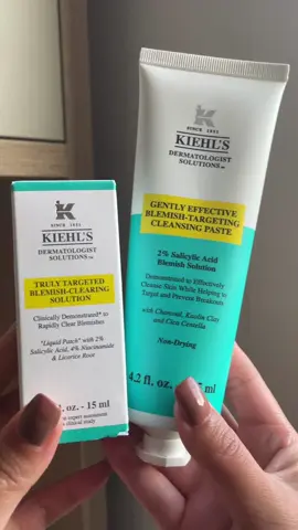 Trop contente de vous partager ma collab avec @Kiehl's Since 1851 et @Beauty Crew FR 🤍 Ce duo anti-imperfections est juste magique : une peau plus nette, sans sécheresse ✨ La pâte 3-en-1 nettoie, purifie et apaise, et le patch liquide cible les boutons directement 💪 •collaboration commerciale/ produits offerts #beautycrewkiehlsimperfectionsxsephora #kiehlsfrance #skincareroutine #skincare #peaupropre 