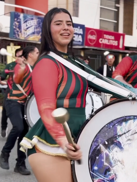 #anahi🇪🇨 #bailando #bastoneras #cachiporristas #desfiles #costaecuador🇪🇨 #desfilesecuador🇪🇨 