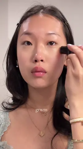 grwm  @House of Hur sun fluid  @Saie concealer  @NARS Cosmetics multi stick blush  @Huda Beauty ube baking powder + faux filter gloss @Patrick Ta Beauty powder  @entropymakeup brow pencil  @cliocosmetics_global mascara  @velourbeauty lashes  @chanel.beauty eyeshadow  @진.짜 릴리바이레드 eyeliner  @etudeofficial lip marker 12 @Westman-Atelier lip pencil  @Diorbeauty highlighter  @TIRTIR Inc. setting spray  Lore Disfruta perfume 