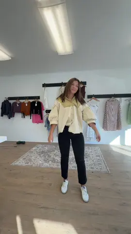 THE FALL TOP ONLY TWO LEFT!! 
