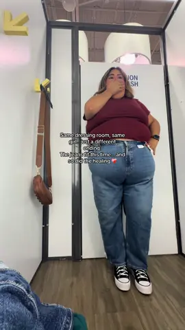 I’ve had dressing room breakdowns, tears in parking lots, and moments where I almost gave up. But today, I zipped the jeans that once wouldn’t go past my hips… and I left smiling. Because this isn’t just about the jeans fitting.. it’s about me finally fitting into the life I’ve been building. 💗🥹