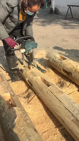 Máy đục hiệu quả nhất thế giới, giá chỉ vài triệu đồng thôi ạ! Hiệu quả vô cùng cao, năng suất gấp 5-10 lần đục tay thông thường.