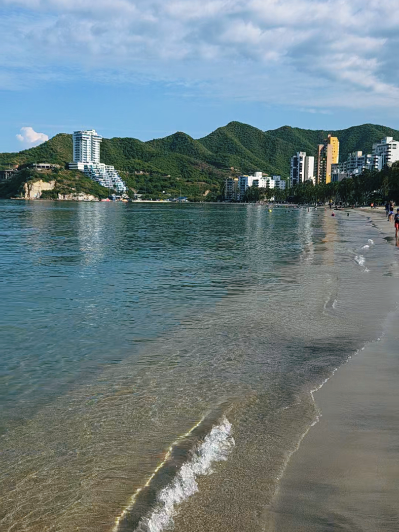 Así luce #playa #rodadero de #santamarta en #colombia 