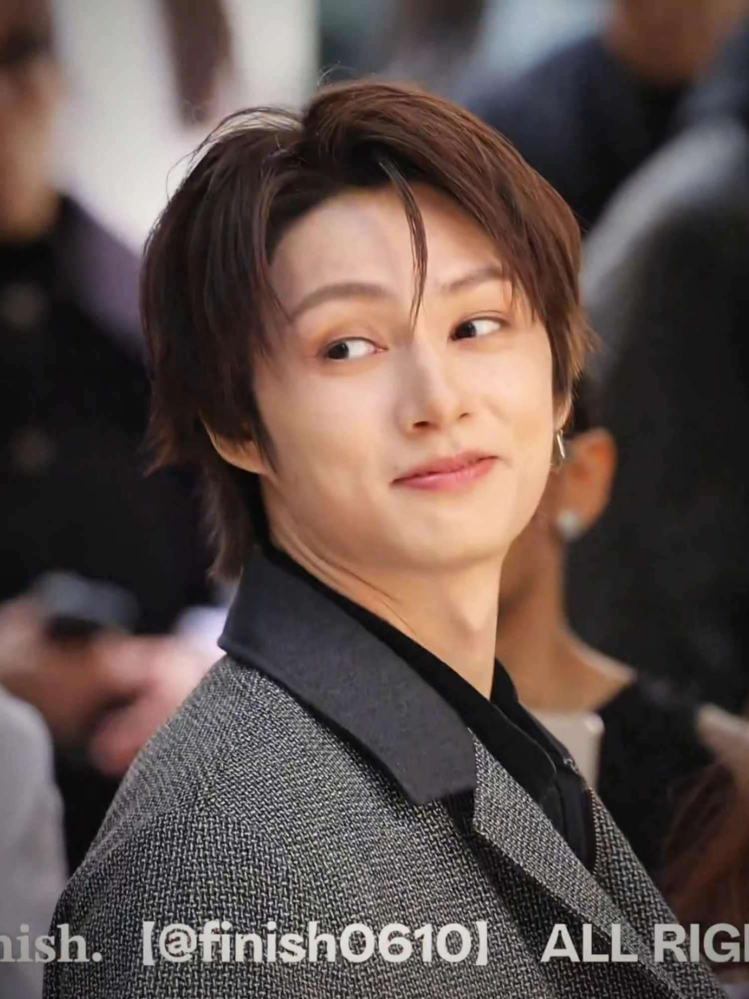 he's so fine!😭 ©️ finish0610 #jun #junhui #wenjunhui #moonjunhui #seventeenjun #seventeen #svt #JUNxMaisonMargiela #MaisonMargielaSS26 #ParisFashionWeek #fyp