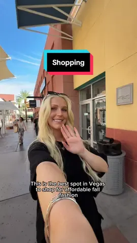 Luxury fall shopping in Las Vegas ✨🍂  Definitely add @lasvegasnorthpo to your Las Vegas itinerary!  #sponsored #simonmalls #falltrends #fallfashion 