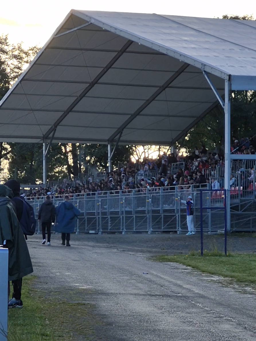 Ils se reconnaîtront mais cette tribune elle était incroyable l'ambiance #gpexplorer #gpexplorer3 #lemans #ambiance #tribune 