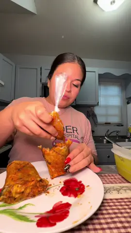 Part from dinner last night ❤️🌯 #burrito #burritos #homemadeburritos #mexicanfood #cheesepull #mukbang #mukbangeatingshow #eating #eatingshow #eatingsounds #asmr #whatieat #fyp #foryou #dip #crunchy 