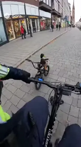 Fahrrad-Polizei Kontrolle😂