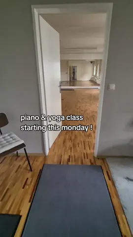 Yoga & Piano Erlebe die Verbindung von Yoga, Pranayama und Tiefenentspannung – begleitet von meiner Live-Klaviermusik. 📍 Ort: Frankfurt 🕒 Wann: Jeden Montag von 20:15 bis 21:15 Uhr 📅 Kursstart: Montag, 6. Oktober Wenn du dabei sein möchtest, schick mir bitte eine PN – dann erhältst du alle weiteren Informationen, inklusive Flyer und QR-Code zur Anmeldung. Ich freue mich auf dich und auf eine gemeinsame Reise mit Bewegung, Atem und Klang!! #pianist #music #yoga #cours #fyp 