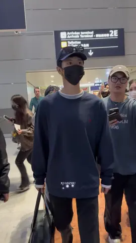 เฉืนเจ๋อหย่วนถึงปารีสแล้ว #chenzheyuan #陈哲远 #chenzheyuanxceline #chenzheyuanxceliness26 #เฉินเจ๋อหย่วน 