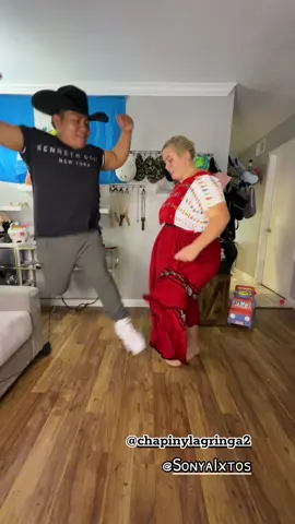 Epa💃🕺👏👏👏 Bailando con el traje de Guatemala🇬🇹🇬🇹🇬🇹💃💃💃Ayayay😻😻#sonyaixtos #lagringa #chapinylagringa #chapingringos #losgringuitos @chapinylagringa2 @Sonya Ixtos @Heber_the style chapin @️Jaz👑 @Adela💗 @Magdalena Corocoj @Silvia Corocoj @Hermano del chapinylagringa 