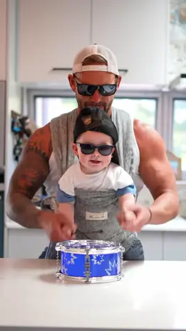 He’s got rhythm in his feet and his hand to the beat 🥁 #dad #dadlife