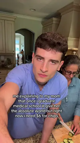 i love begging my family for money😻 (Inspo: @MedMomentz ) #medical #medstudent #premed #nursehumor #medicine 