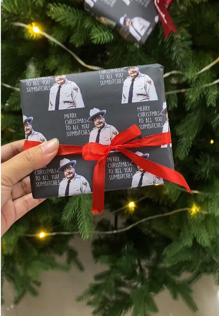I got it here 👆👆👆 #smokeyandthebandit #bufordtjustice #christmas #wrappinggifts #christmasgiftideas 